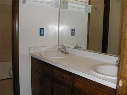 MLS Picture - Double sinks in master Bath